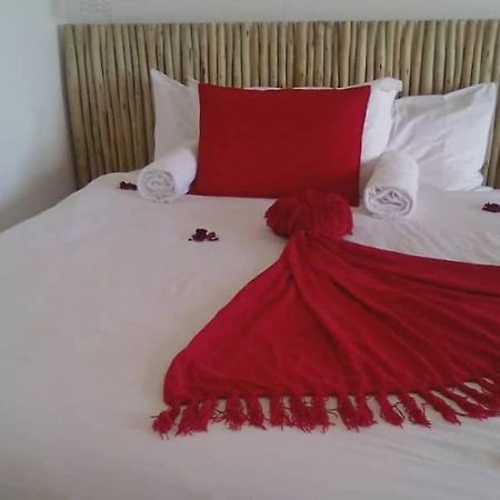 Hotel Pandeinge à Windhoek Extérieur photo
