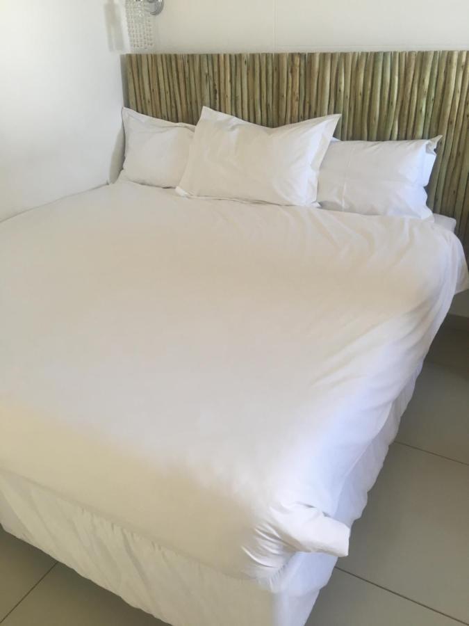 Hotel Pandeinge à Windhoek Extérieur photo