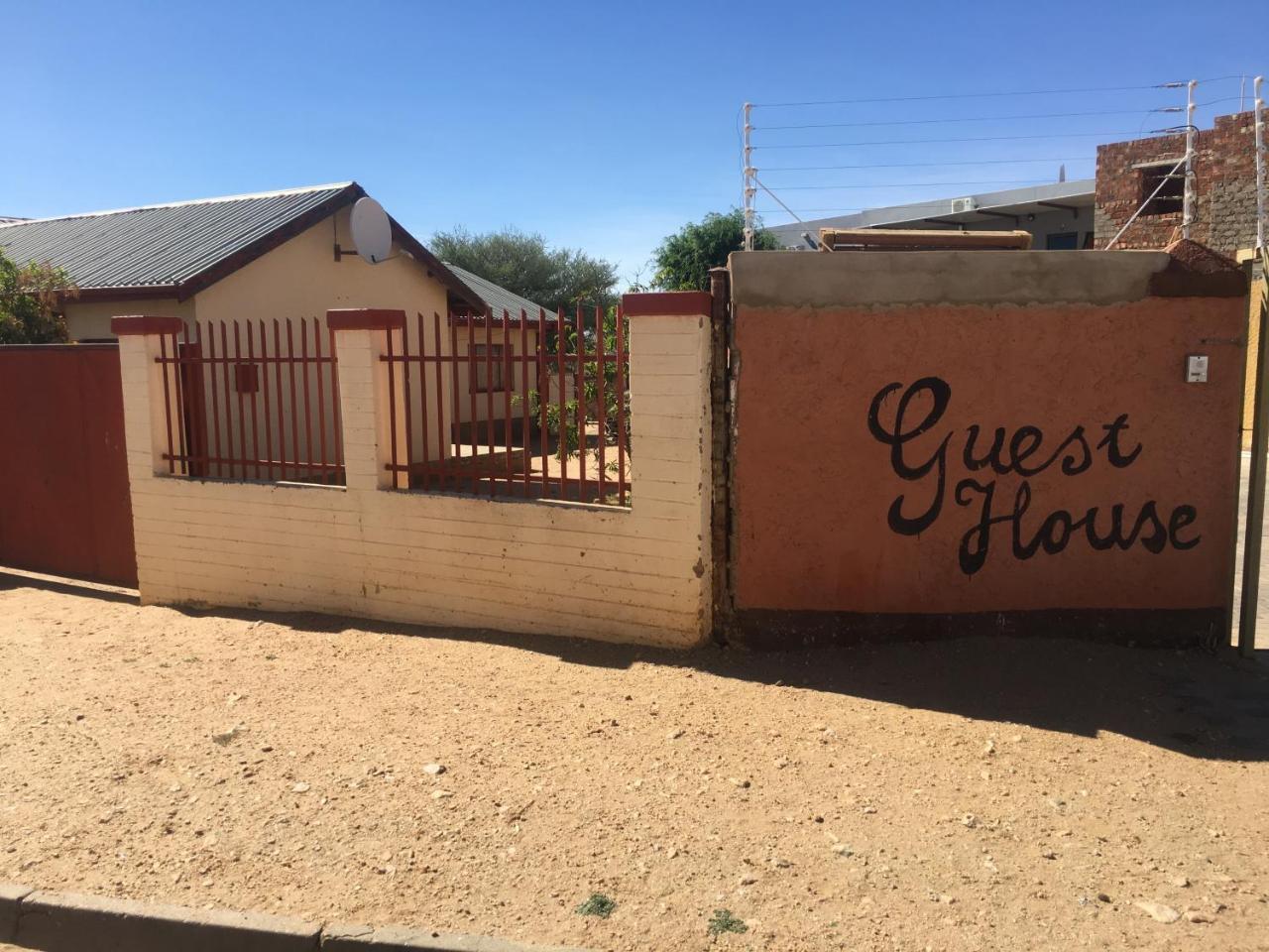 Hotel Pandeinge à Windhoek Extérieur photo