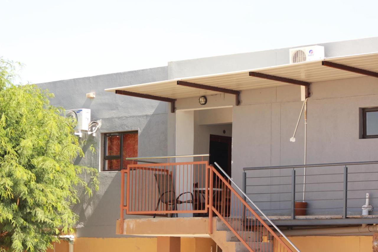 Hotel Pandeinge à Windhoek Extérieur photo